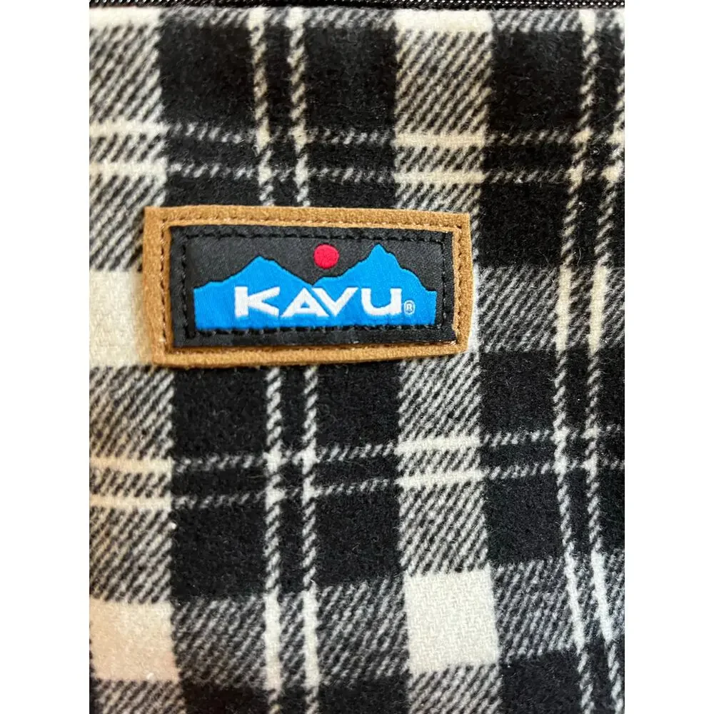 Kavu | NWOT Tabernash Plaid Accessory Pouch Furry